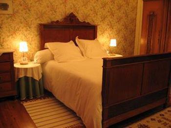 Fine Fleur Bed & Breakfast